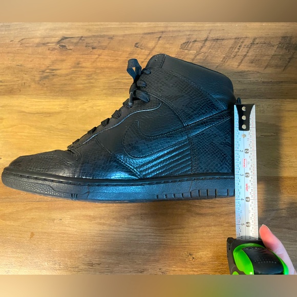 Nike black platform sneaker women’s US 9.5 - Picture 4 of 6